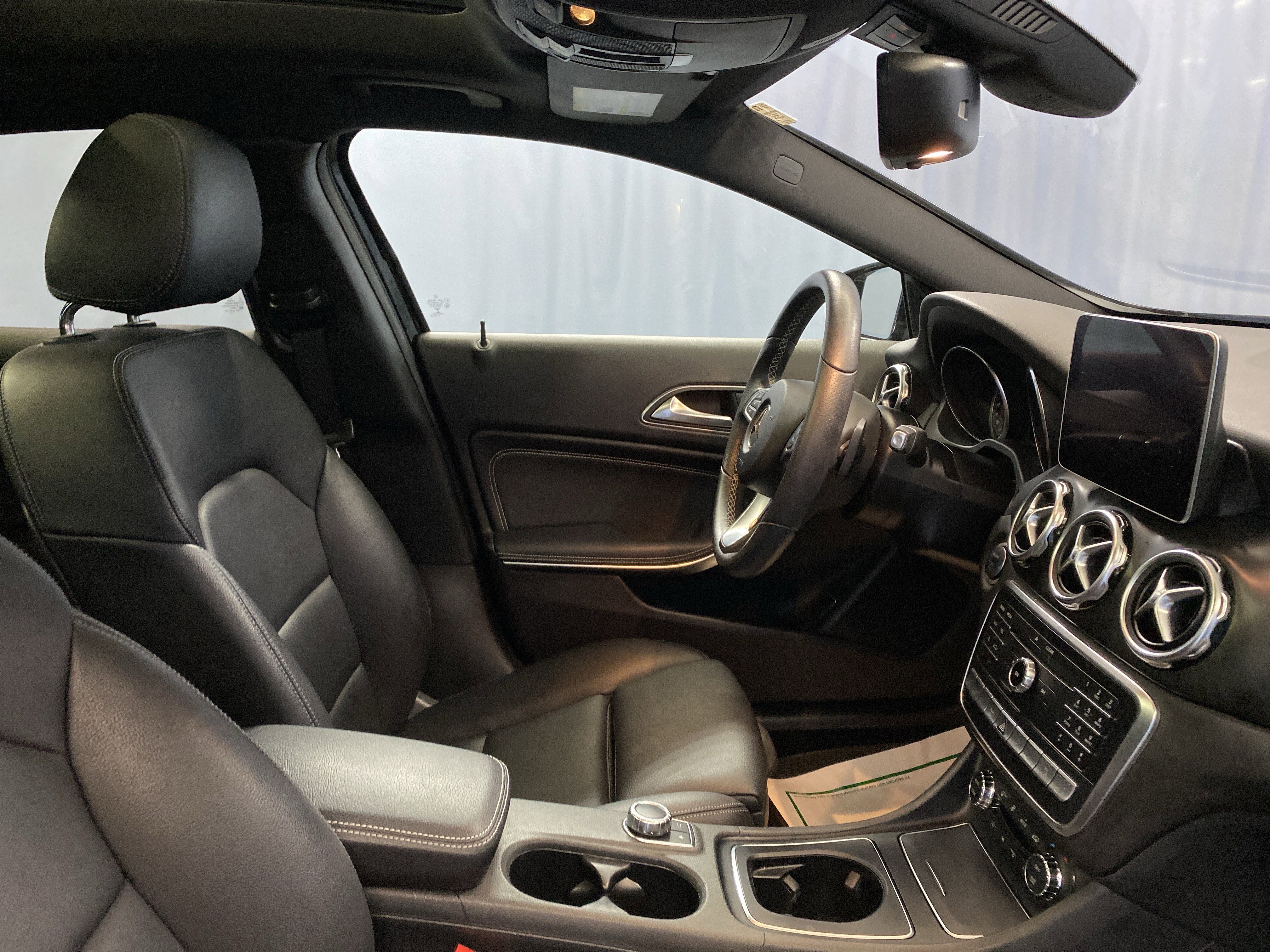 Used 2018 Mercedes-Benz GLA 250 4MATIC image 40