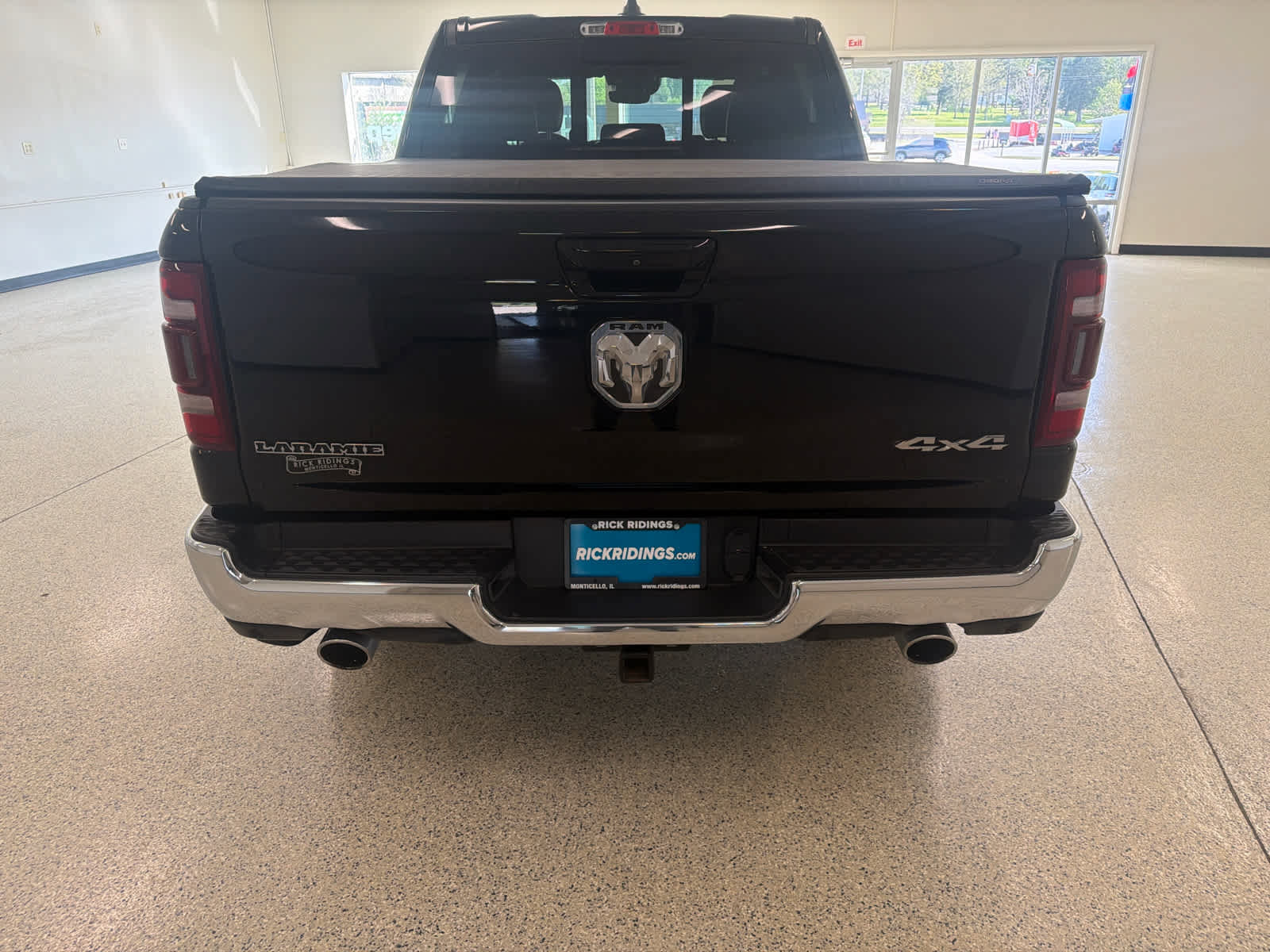 Used 2023 RAM 1500 Laramie AWD/4WD image 6