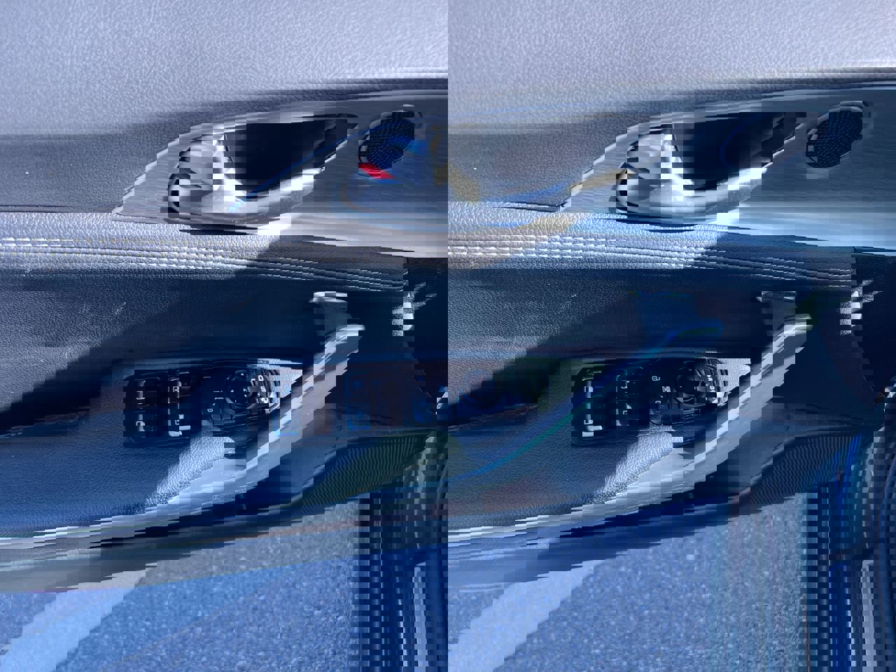 Certified 2022 Kia Stinger GT1 image 14