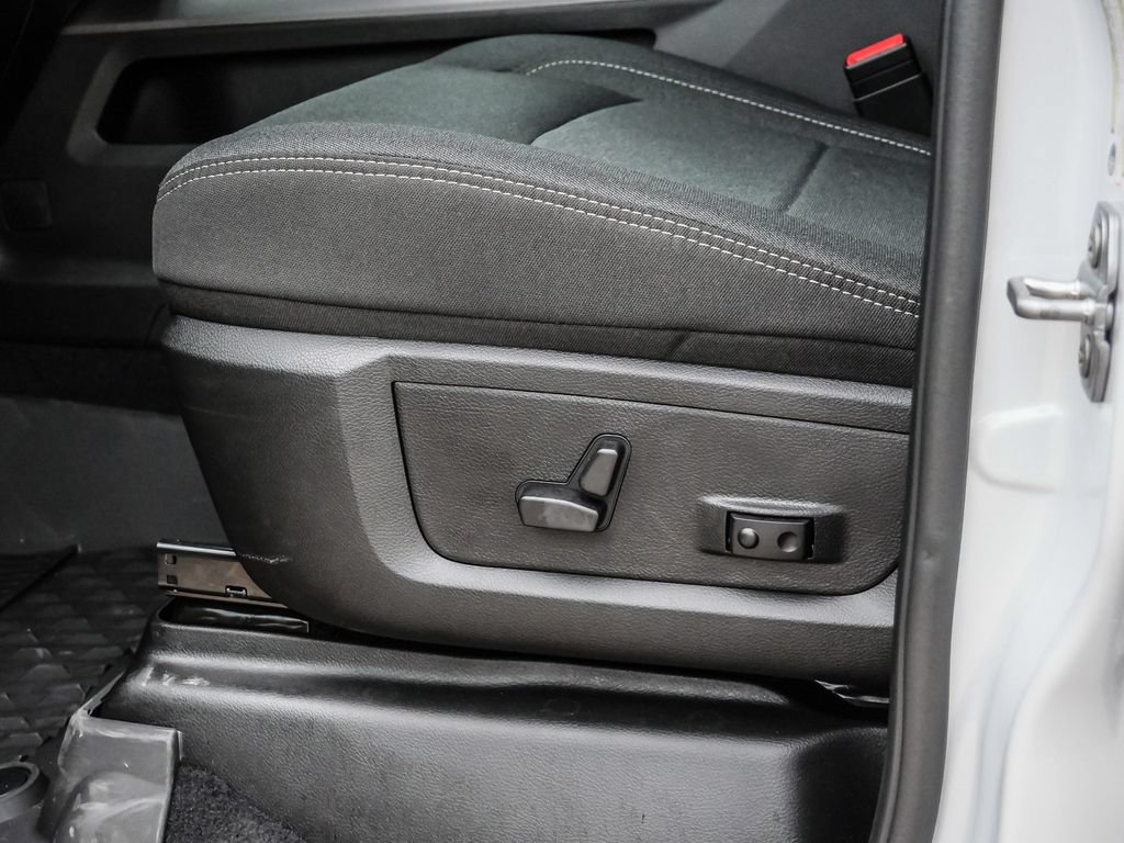 New 2026 RAM 3500 Big Horn AWD/4WD image 33