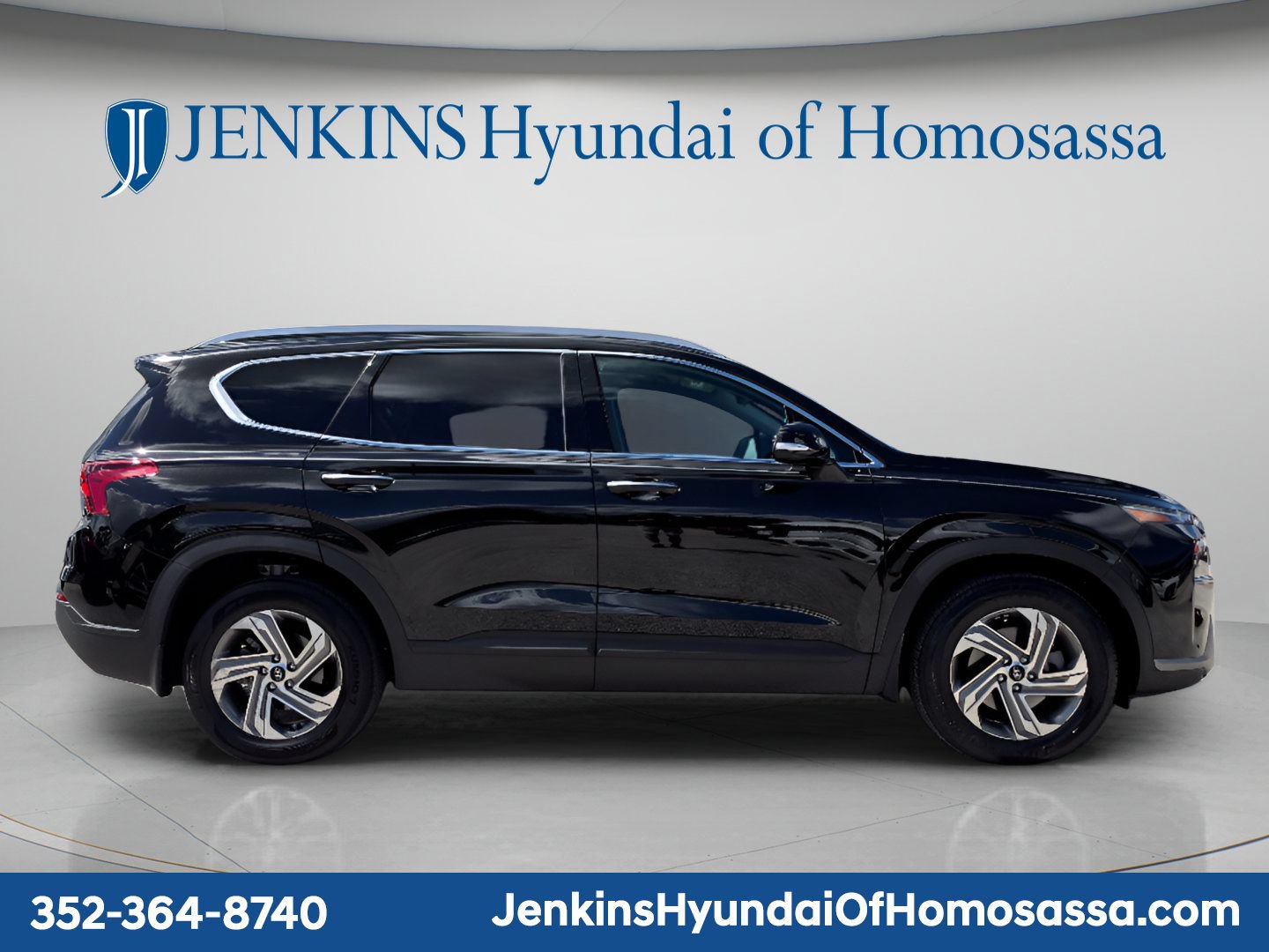 Used 2023 Hyundai Santa Fe SEL FWD image 2