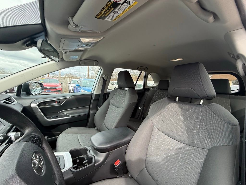 Used 2022 Toyota RAV4 XLE image 14