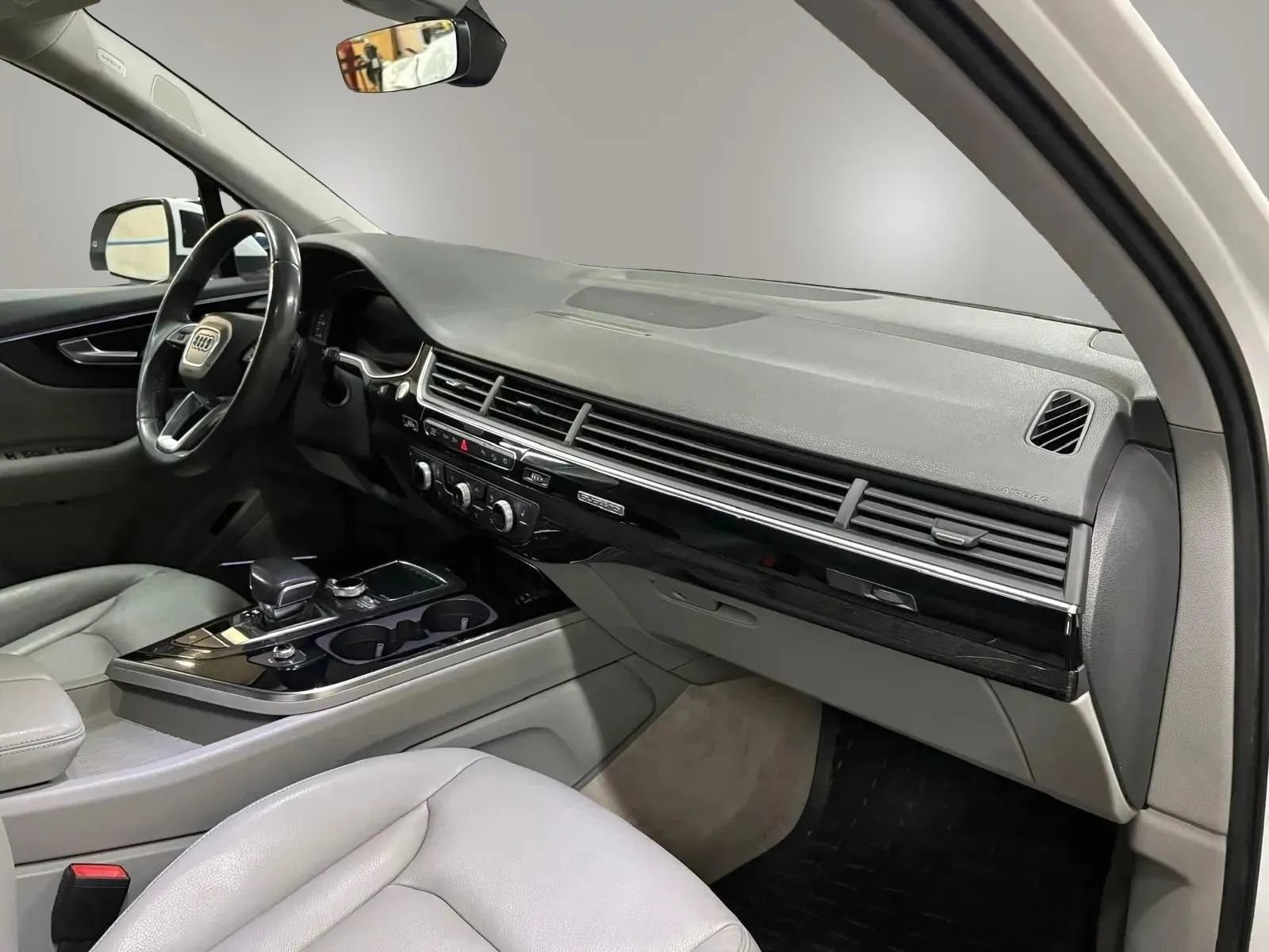 Used 2018 Audi Q7 3.0T Premium Plus w/ Premium Plus Package AWD/4WD image 23