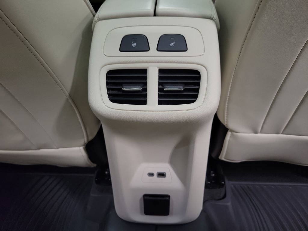 Used 2022 Buick Envision Avenir w/ Technology Package II FWD image 28