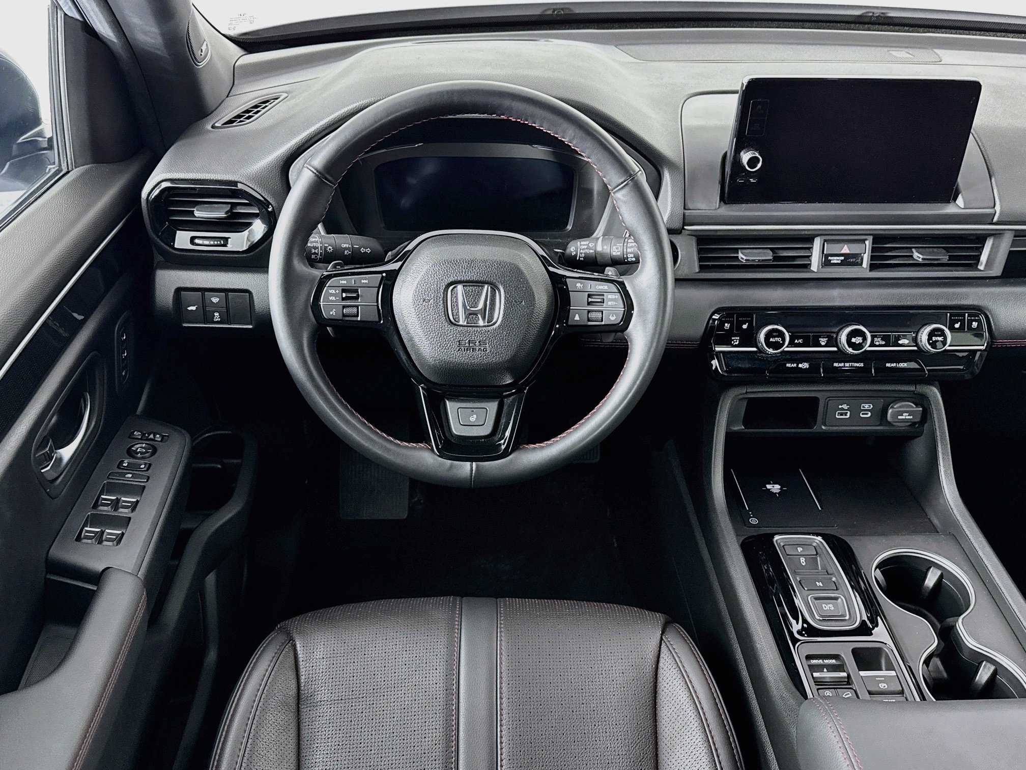 Certified 2025 Honda Pilot Black Edition image 24