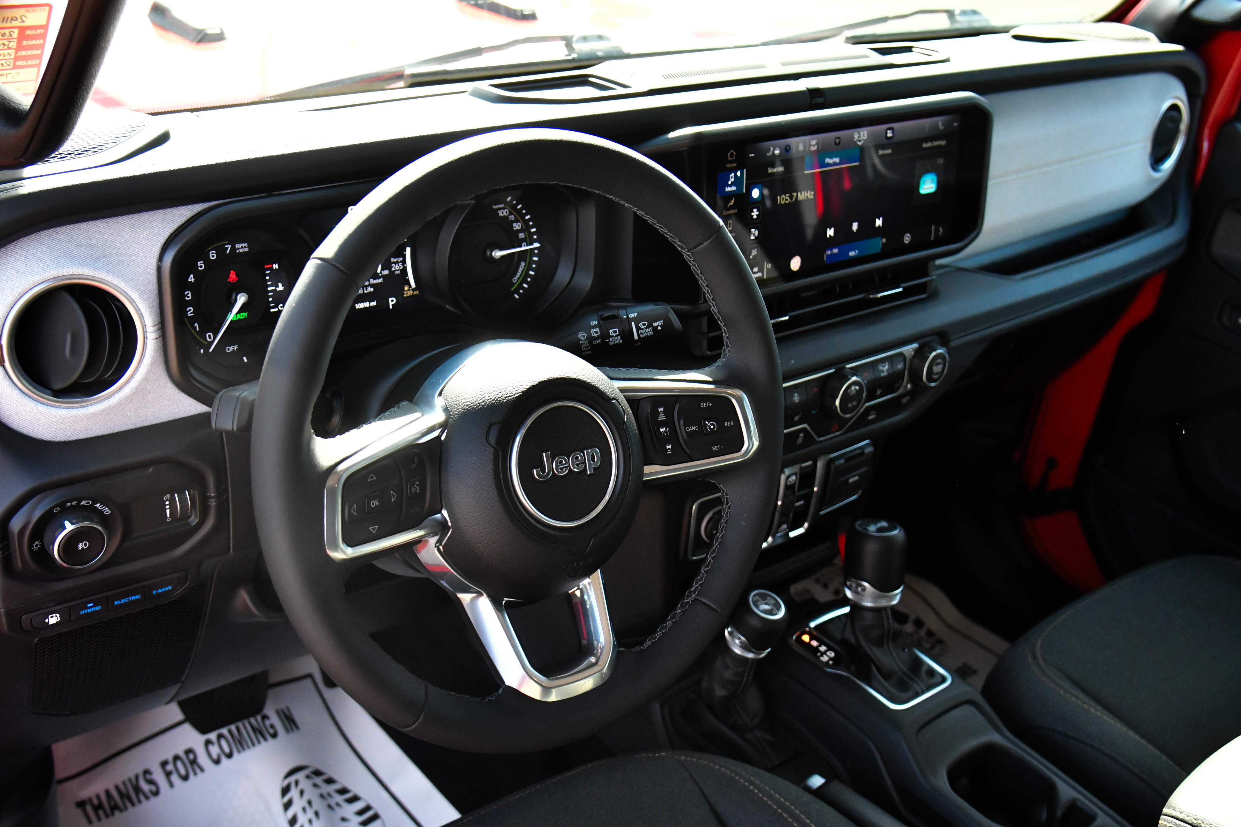 Used 2025 Jeep Wrangler Sahara image 17