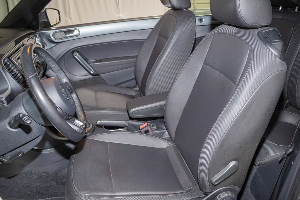 Used 2018 Volkswagen Beetle 2.0T S FWD image 11