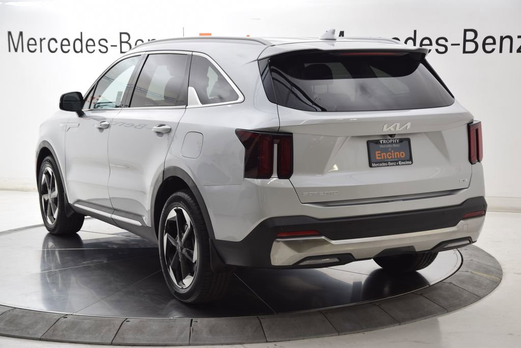 Used 2025 Kia Sorento EX image 4