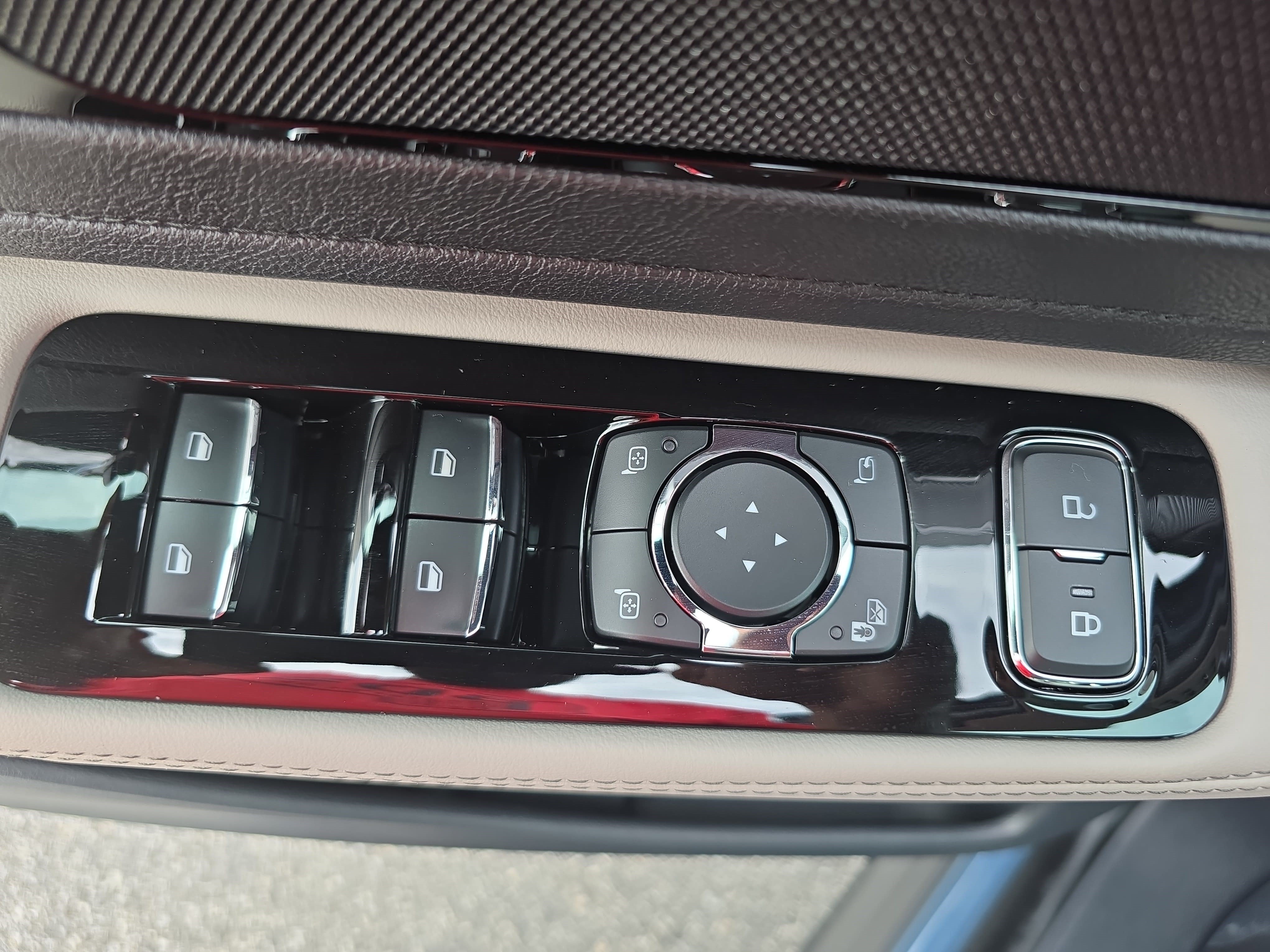 New 2026 Lincoln Aviator AWD image 30