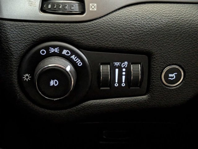 Certified 2020 Jeep Cherokee Limited FWD image 25