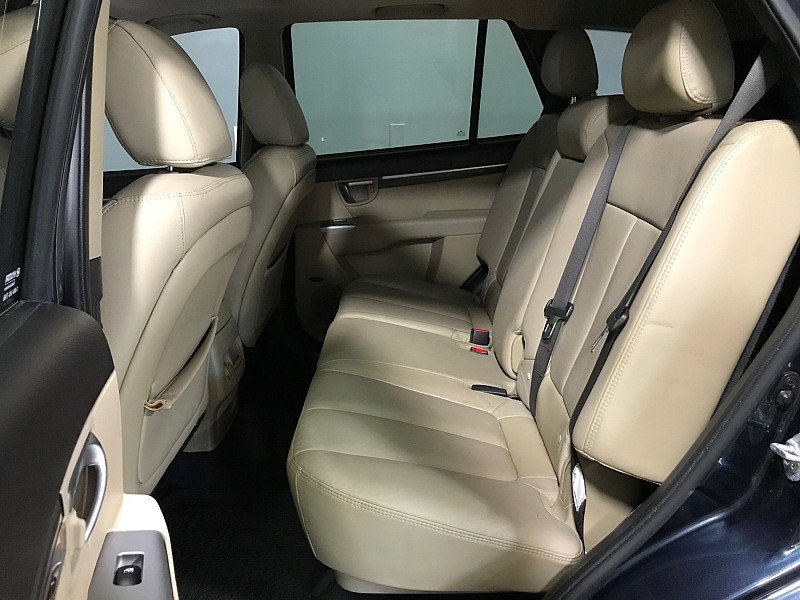 Used 2012 Hyundai Santa Fe Limited FWD image 17