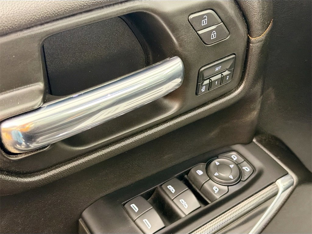 Used 2022 GMC Sierra 1500 AT4 w/ Technology Package image 18