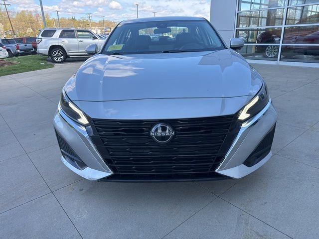 Used 2023 Nissan Altima 2.5 SL FWD image 2