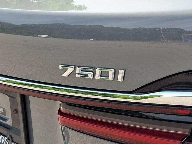 Used 2022 BMW 750i xDrive AWD/4WD image 36
