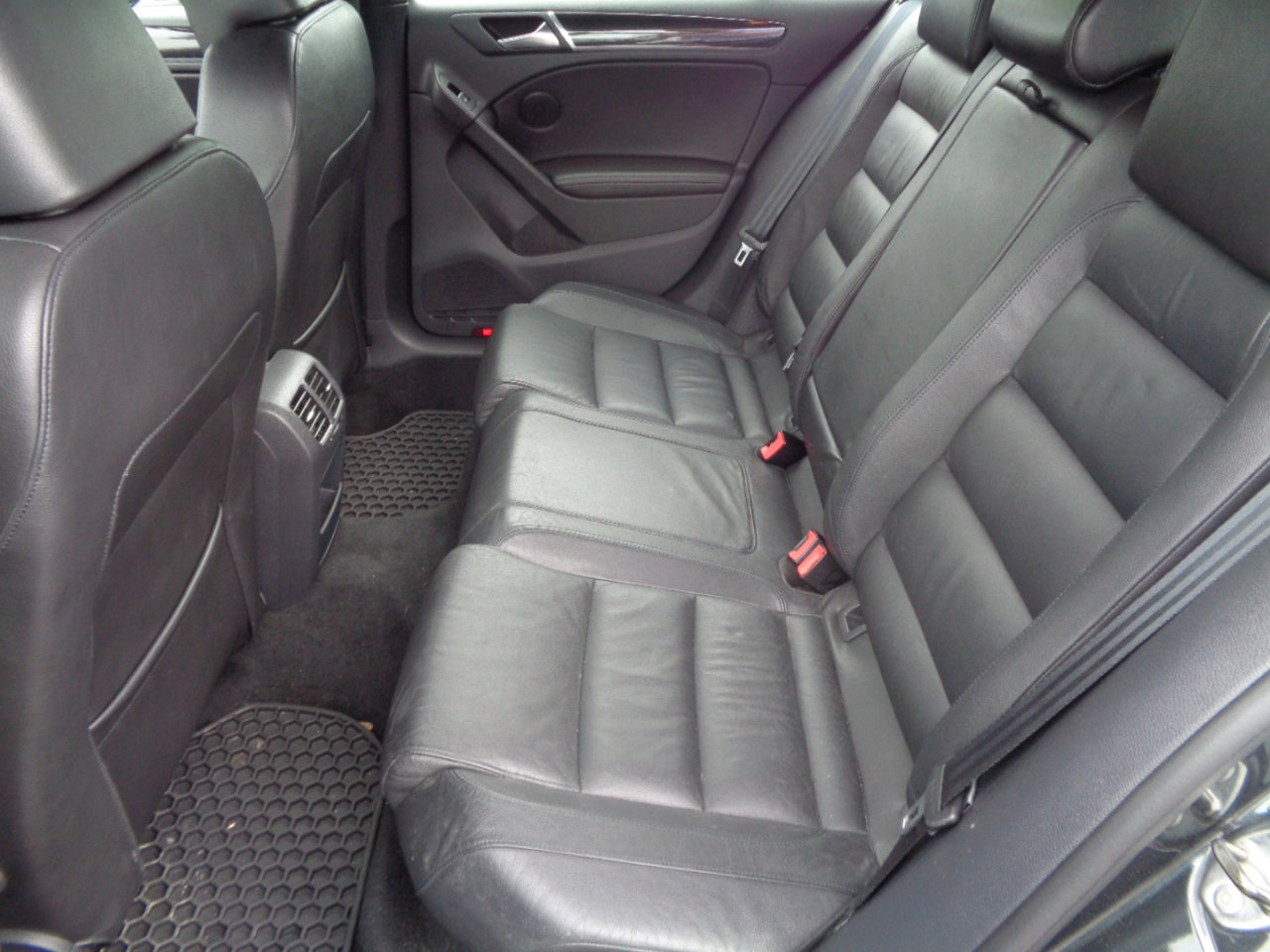 Used 2011 Volkswagen GTI Autobahn image 27