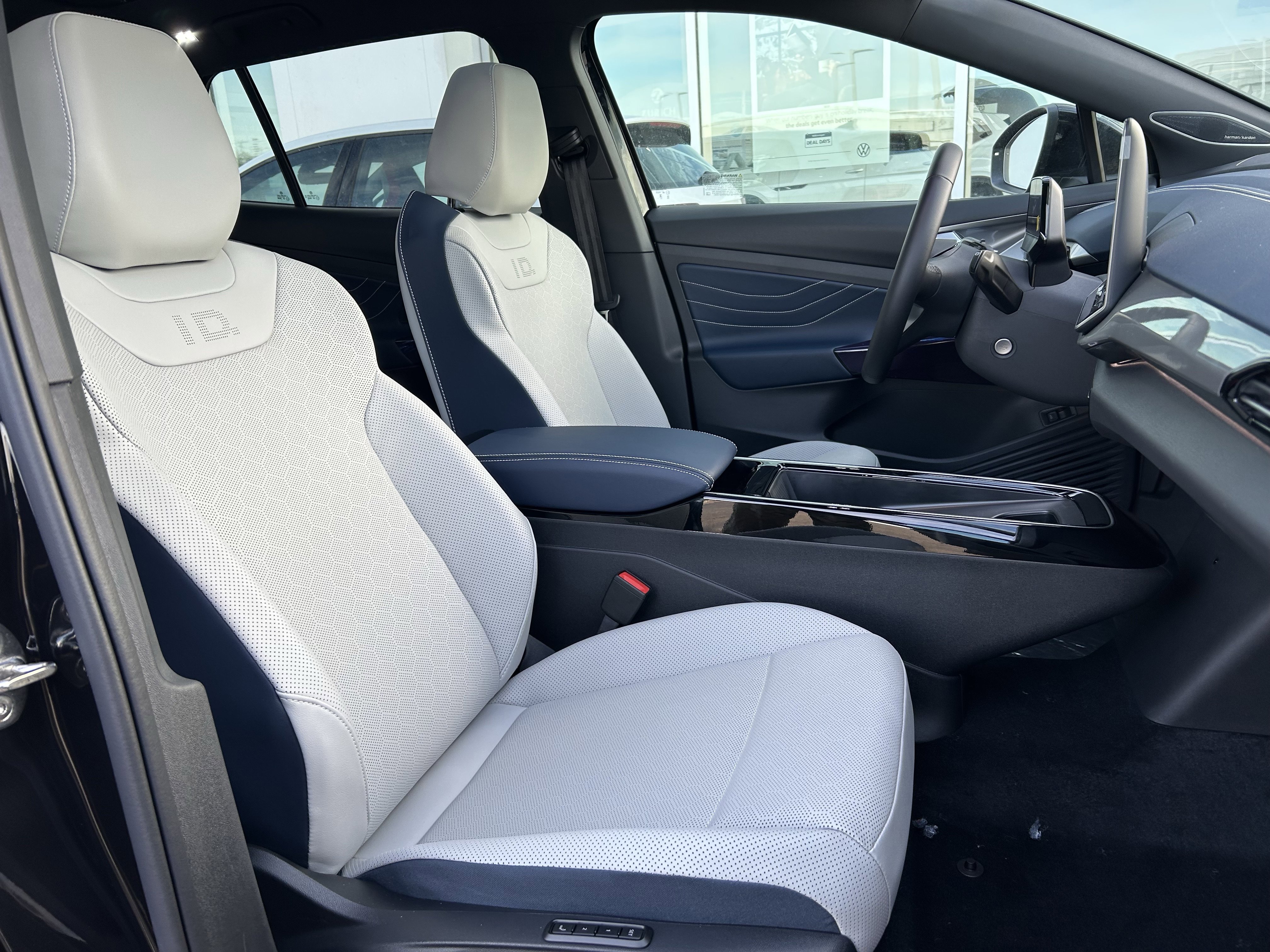 New 2025 Volkswagen ID.4 Pro S Plus image 25