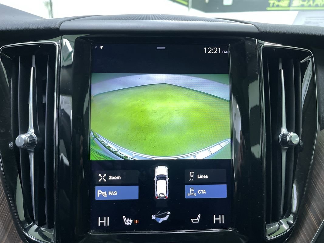 Used 2021 Volvo XC60 T5 Momentum w/ Premium Package FWD image 22