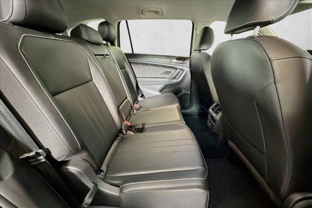 Used 2023 Volkswagen Tiguan SE FWD image 25