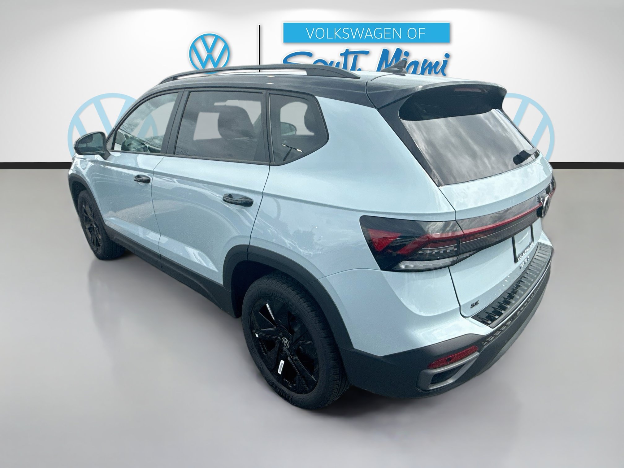 Certified 2021 Volkswagen Atlas Cross Sport SE FWD image 5
