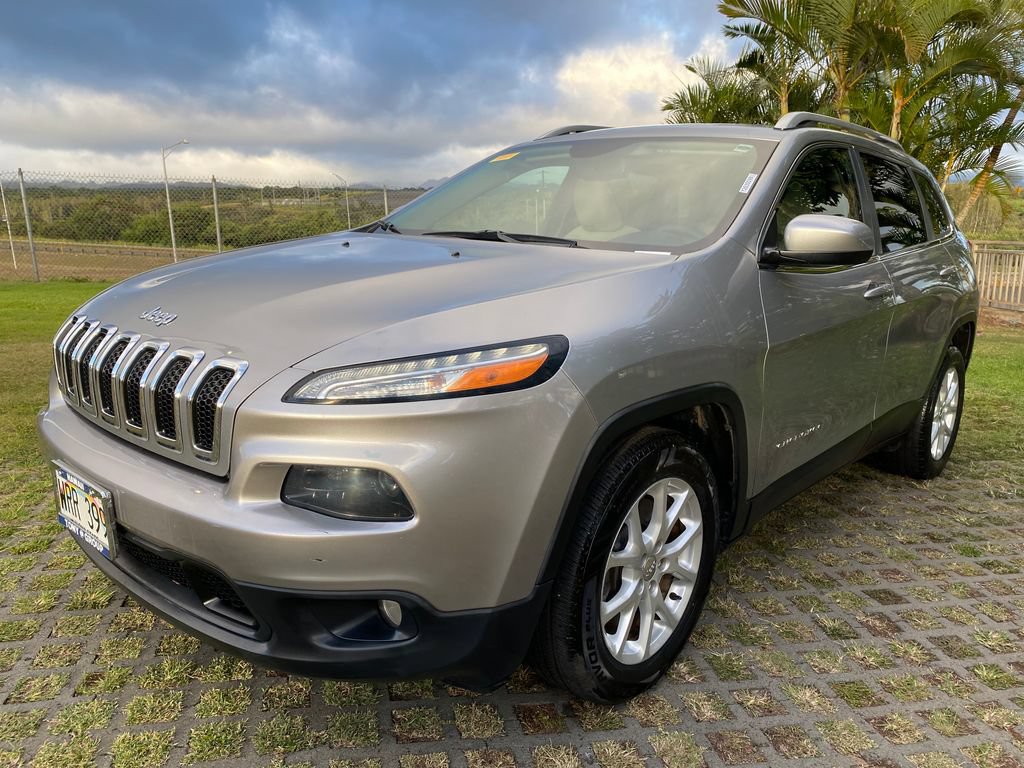 Used 2016 Jeep Cherokee Latitude FWD image 3