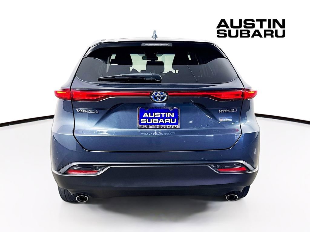 Used 2022 Toyota Venza LE image 6