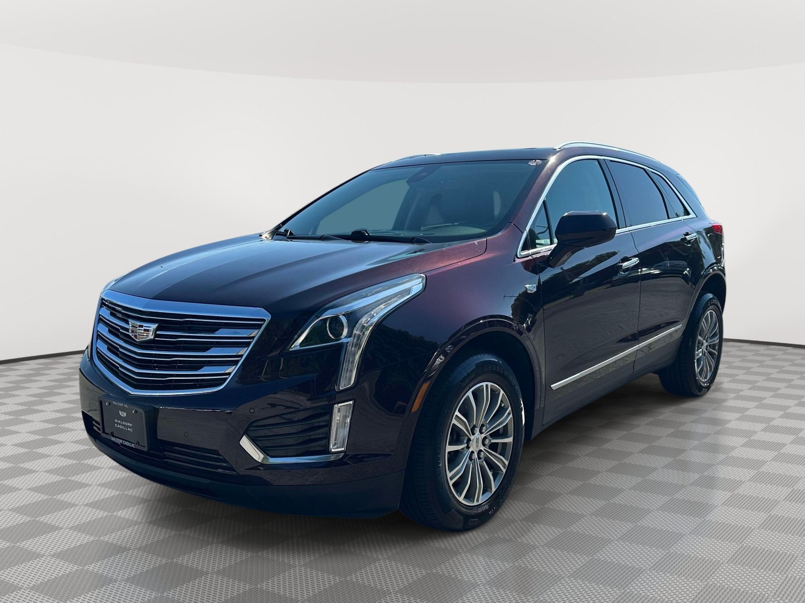 Used 2018 Cadillac XT5 Luxury w/ Driver Awareness Package AWD/4WD image 3