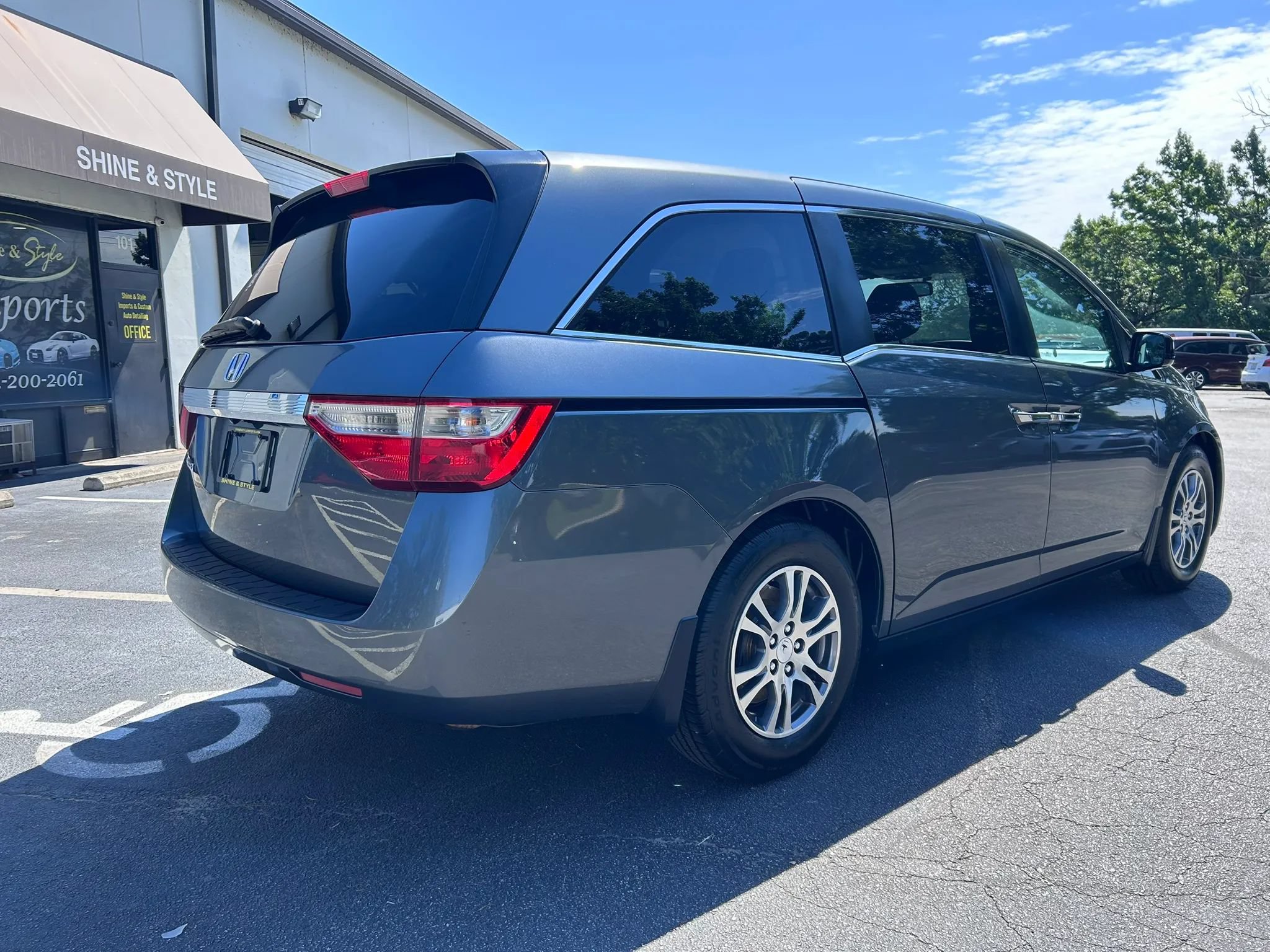 Used 2012 Honda Odyssey EX-L image 3
