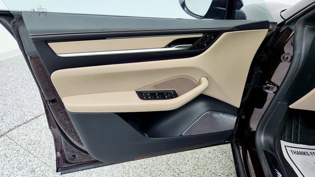 Used 2025 Porsche Macan 4S Electric image 11