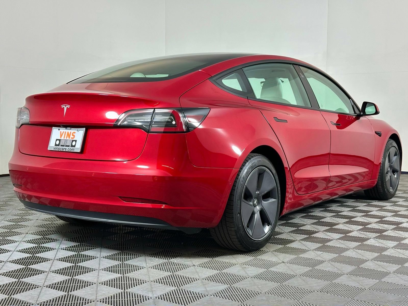 Used 2021 Tesla Model 3 Standard Range Plus RWD image 4