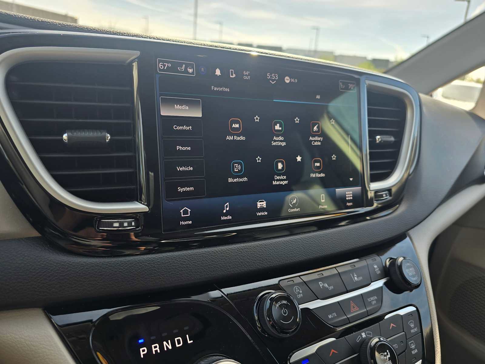 Used 2024 Chrysler Pacifica Touring-L image 27