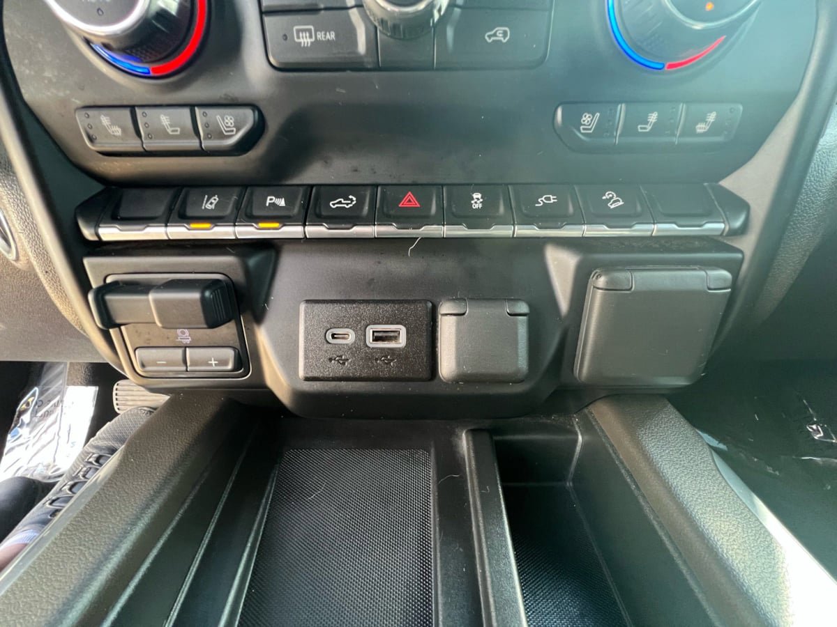 Used 2020 Chevrolet Silverado 2500 LTZ w/ Technology Package AWD/4WD image 23