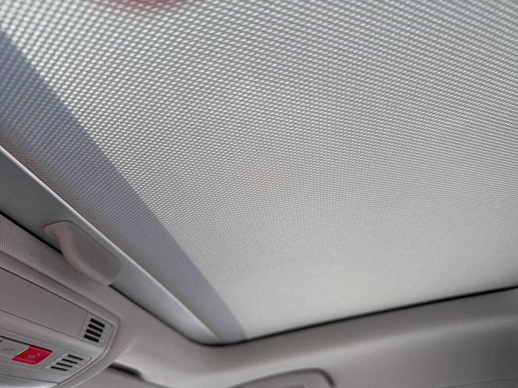 Used 2025 Volkswagen Jetta SE image 21