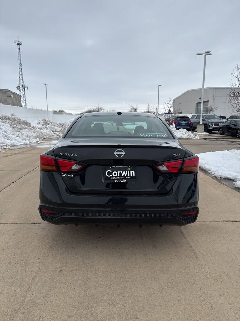 Used 2024 Nissan Altima 2.5 SV image 6