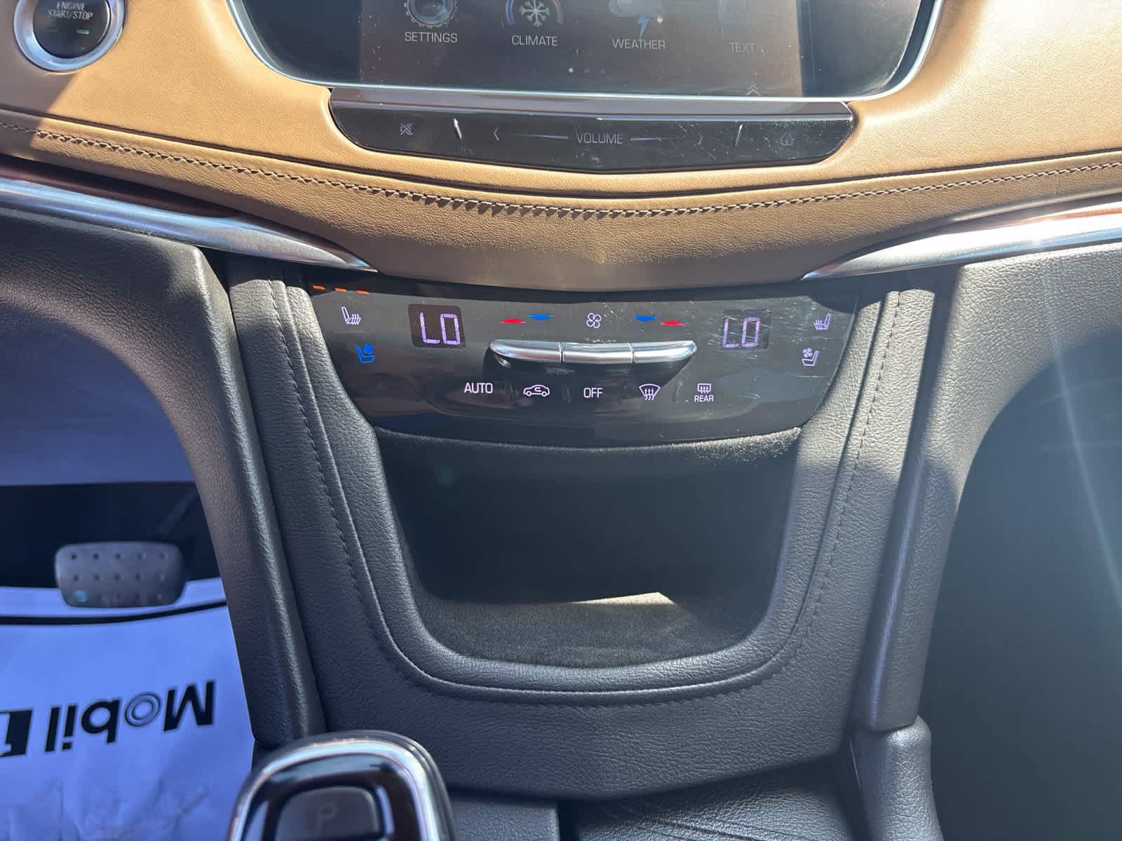 Used 2019 Cadillac XT5 Platinum AWD/4WD image 17