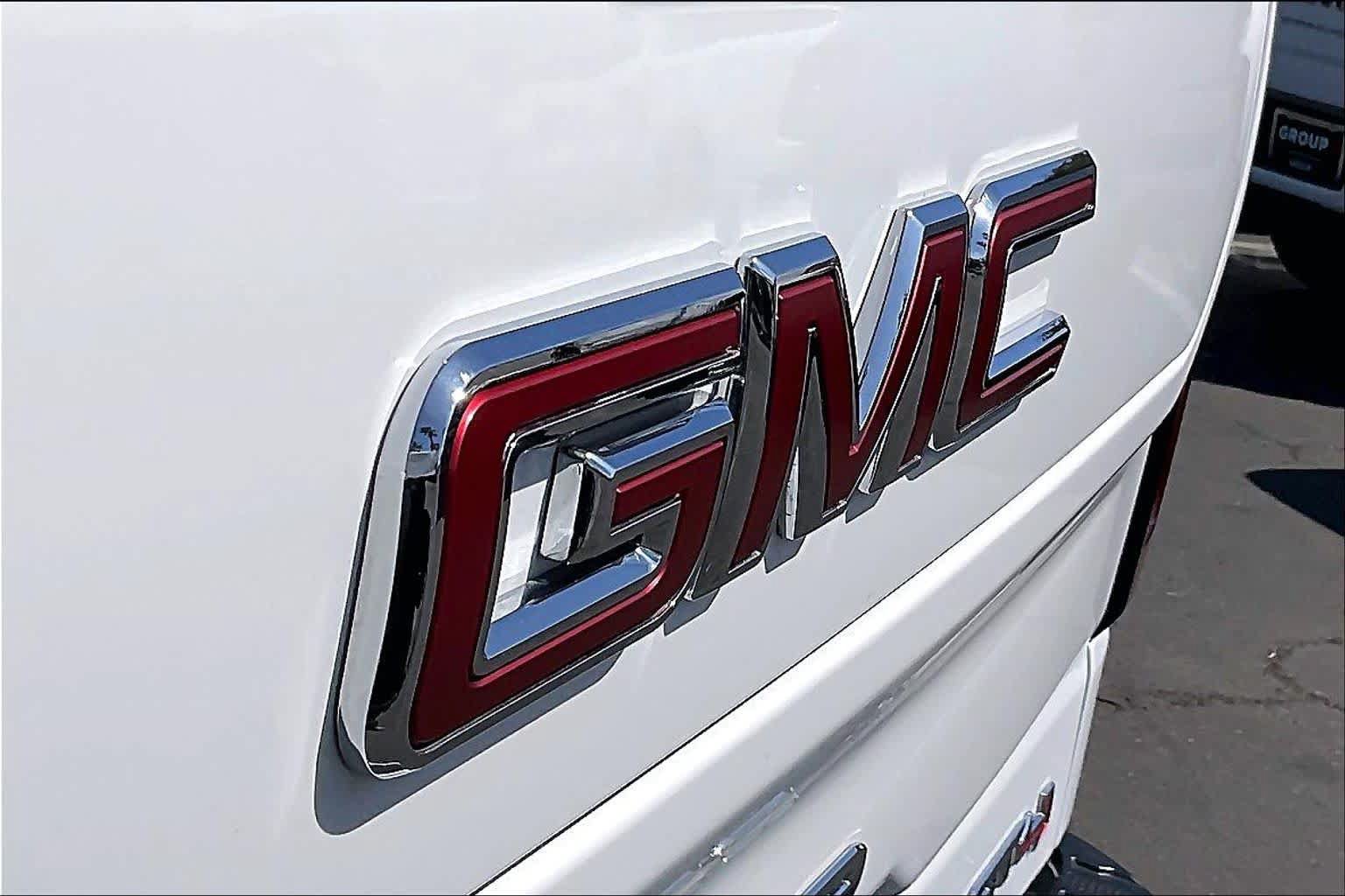 Used 2024 GMC Sierra 1500 AT4 w/ AT4 Premium Package AWD/4WD image 30