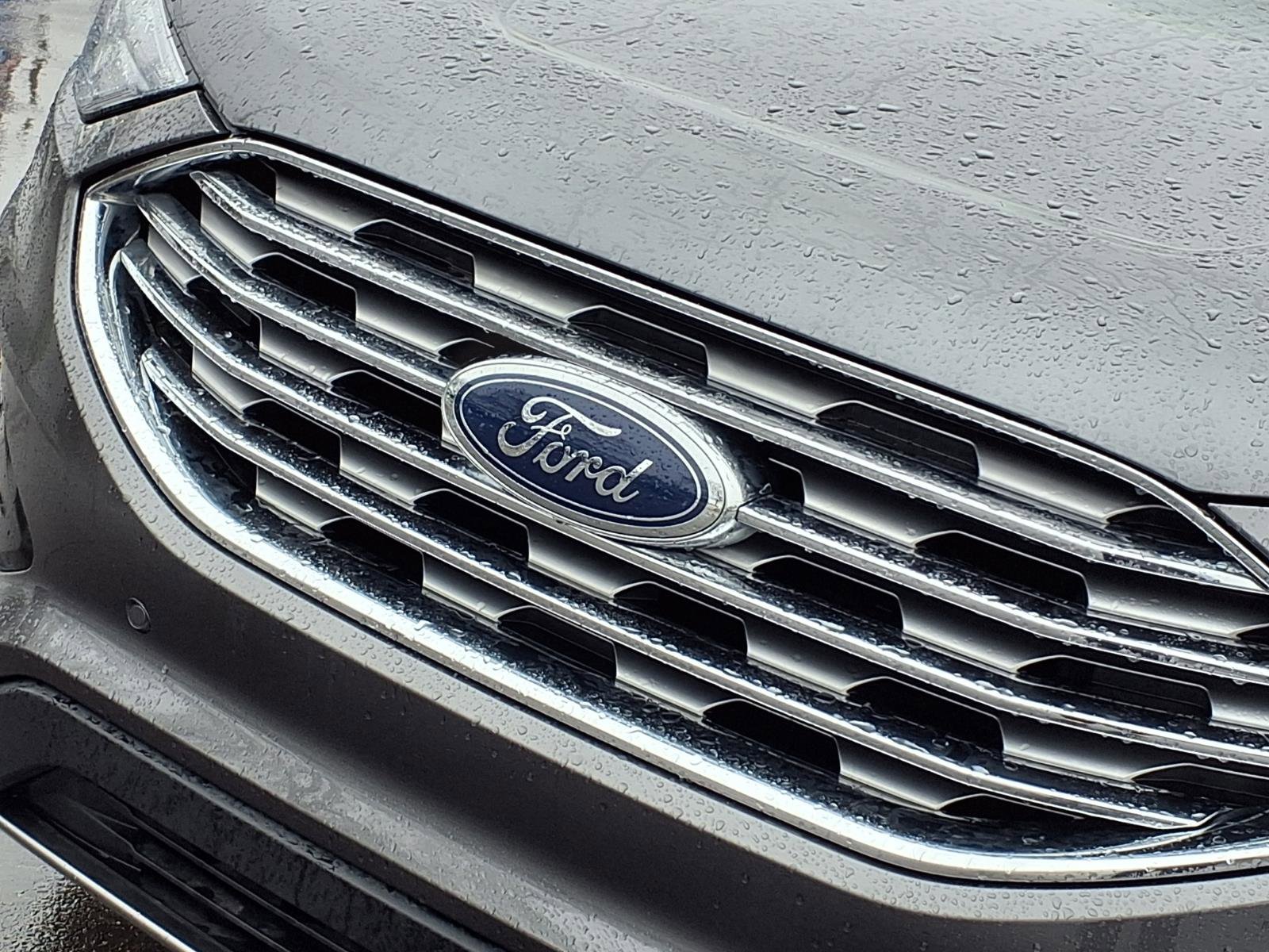 Used 2024 Ford Edge Titanium image 32