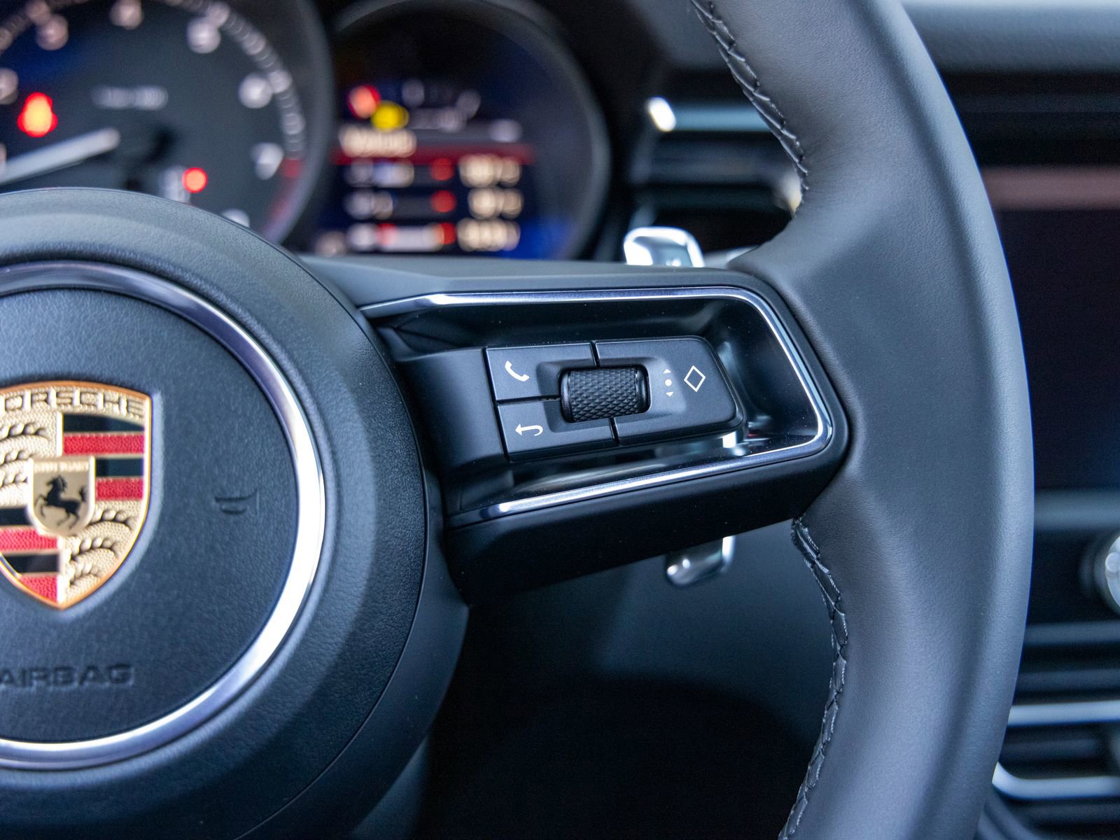 New 2026 Porsche Macan AWD/4WD image 32