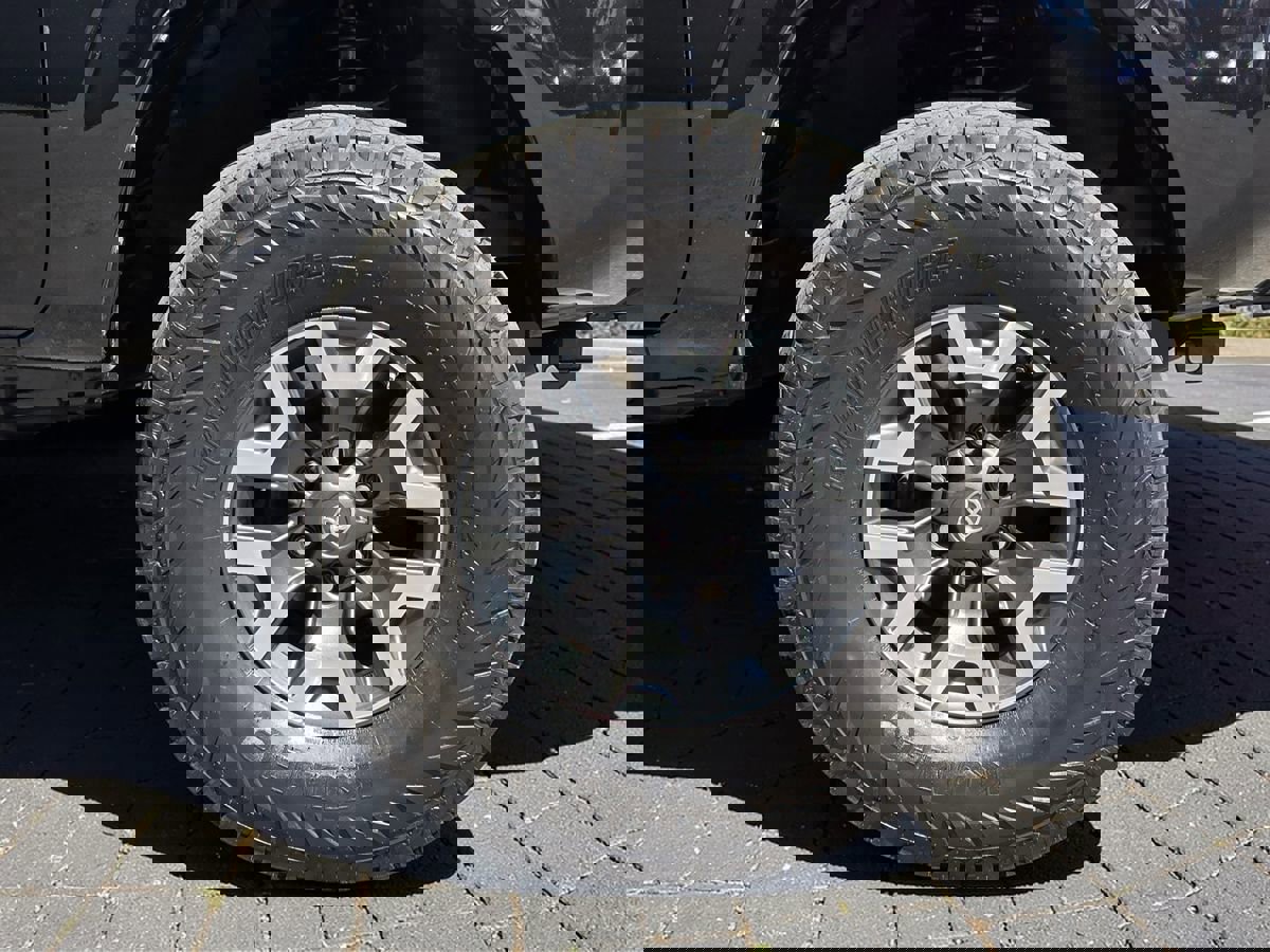 Used 2018 Toyota Tacoma SR5 image 8