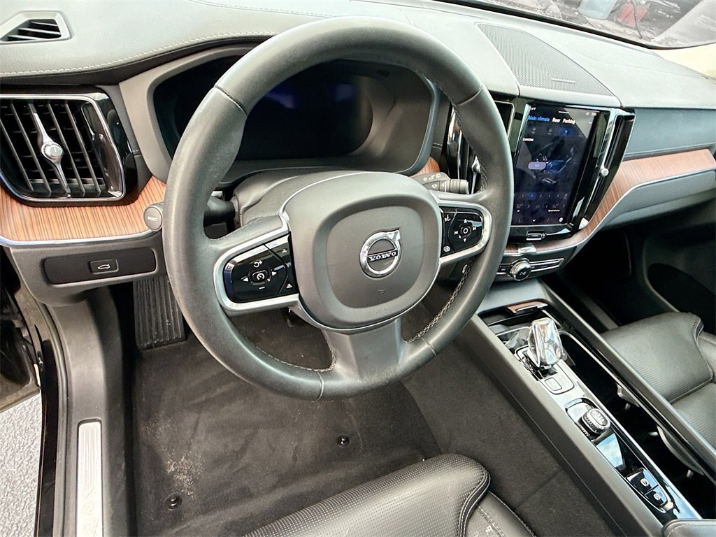 Used 2023 Volvo XC60 B6 Ultimate image 12