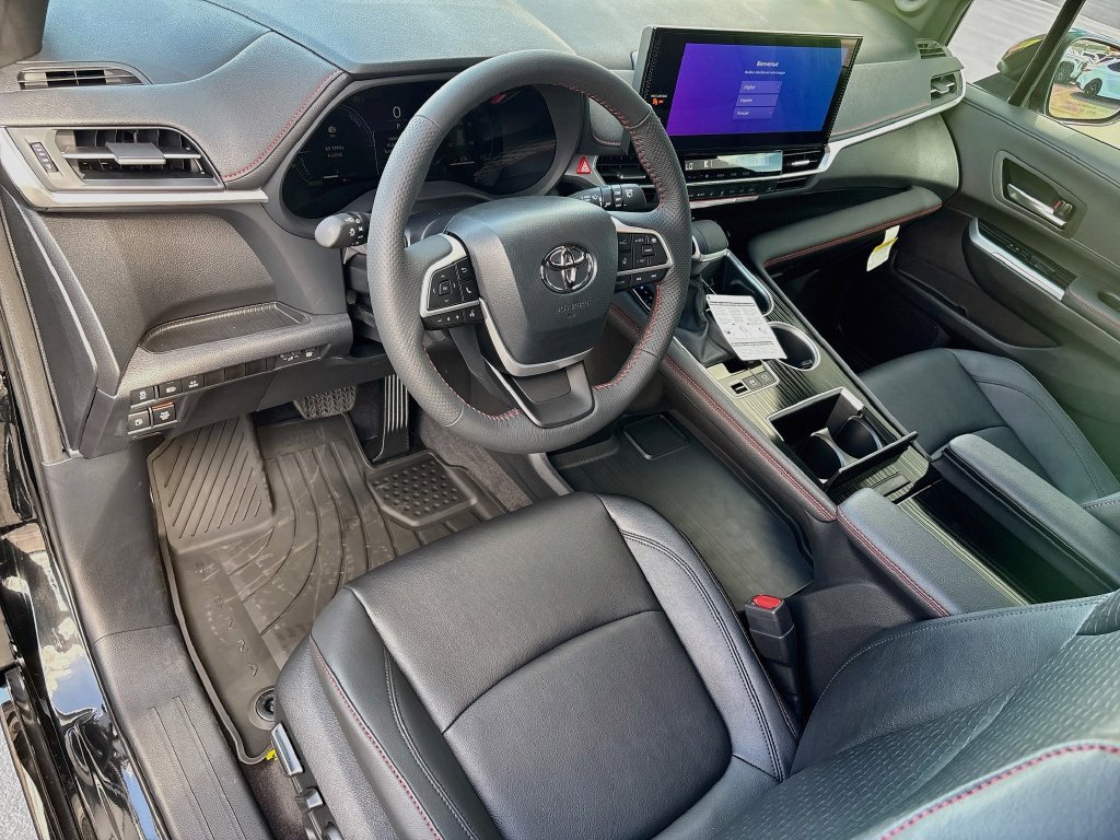 New 2026 Toyota Sienna XSE FWD image 9