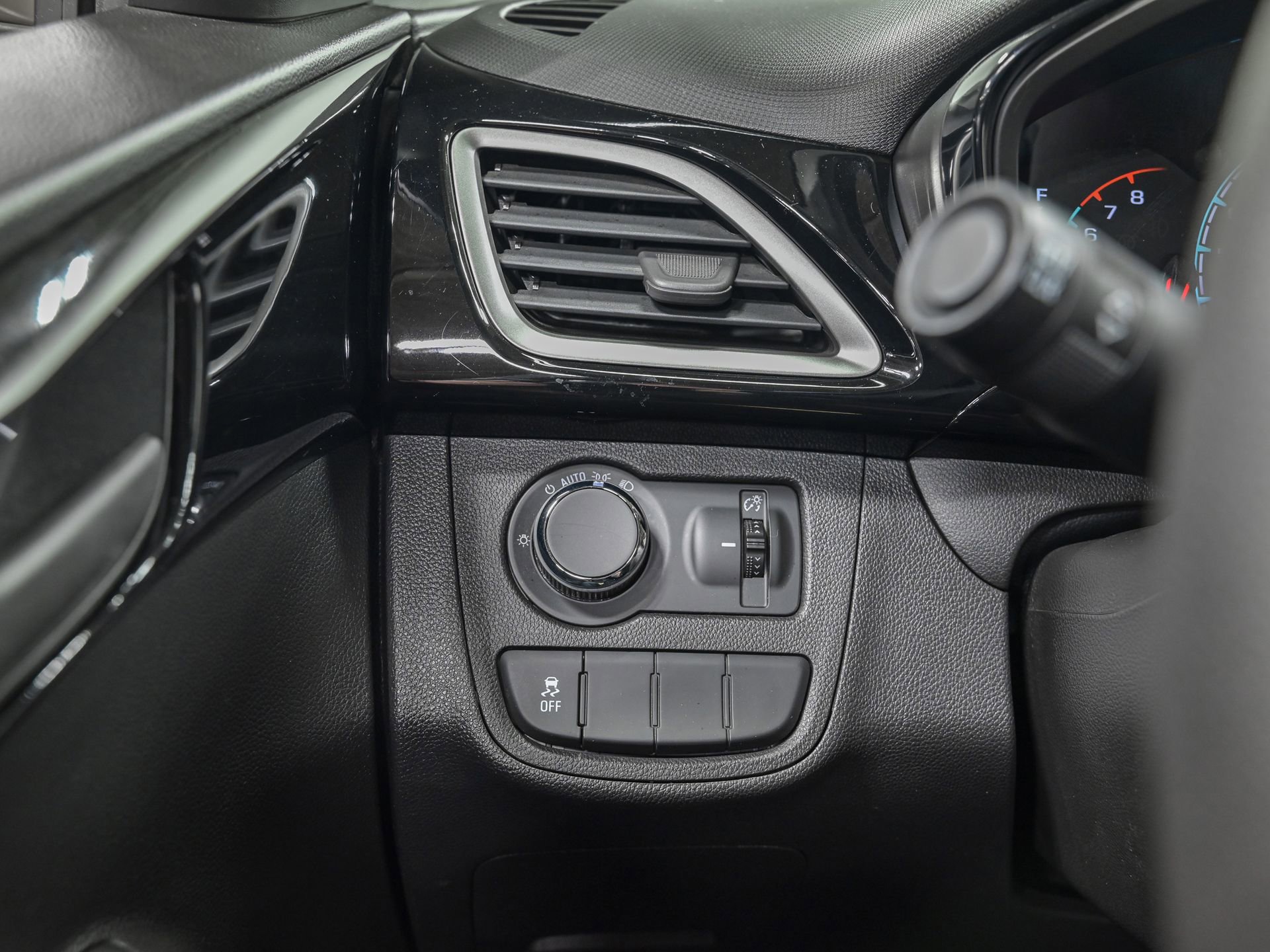 Used 2022 Chevrolet Spark LT FWD image 19