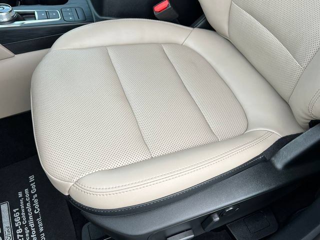 Certified 2022 Ford Escape Titanium FWD image 13