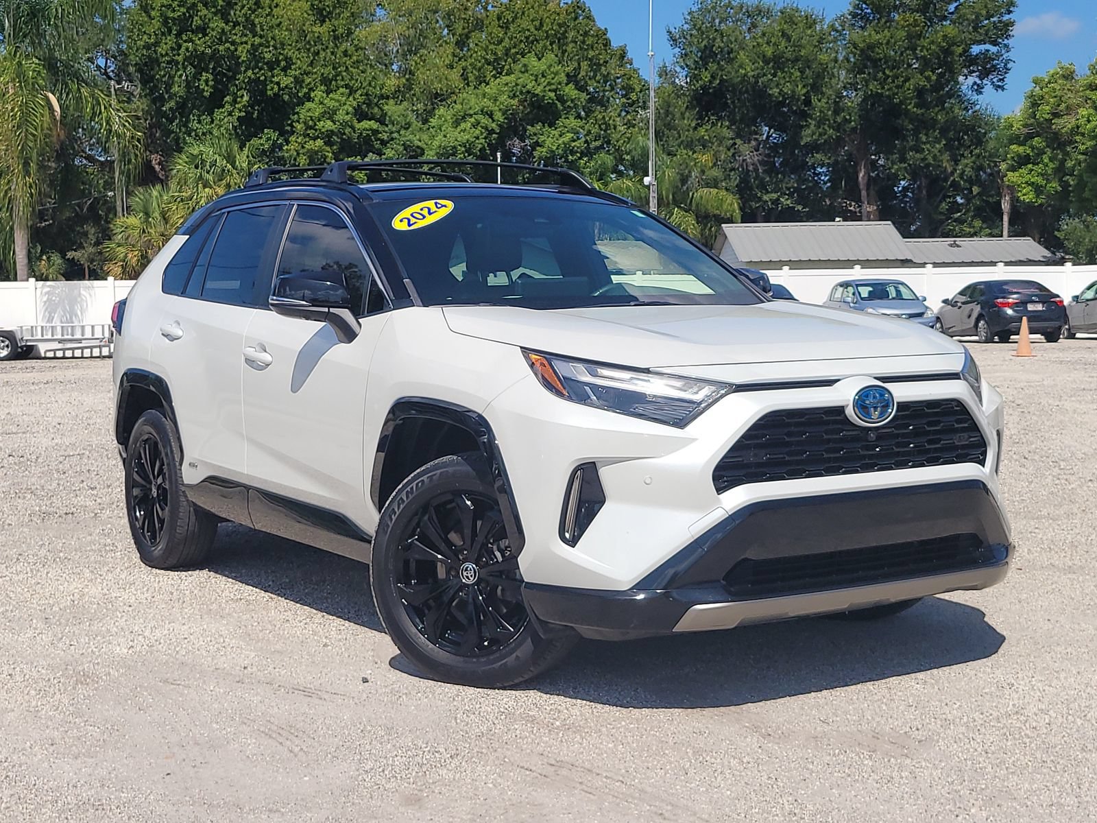 Used 2024 Toyota RAV4 XSE w/ Advanced Technology Package AWD/4WD image 31