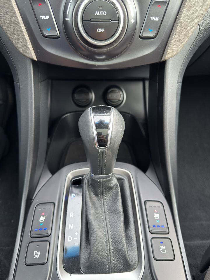 Used 2019 Hyundai Santa Fe XL FWD image 16