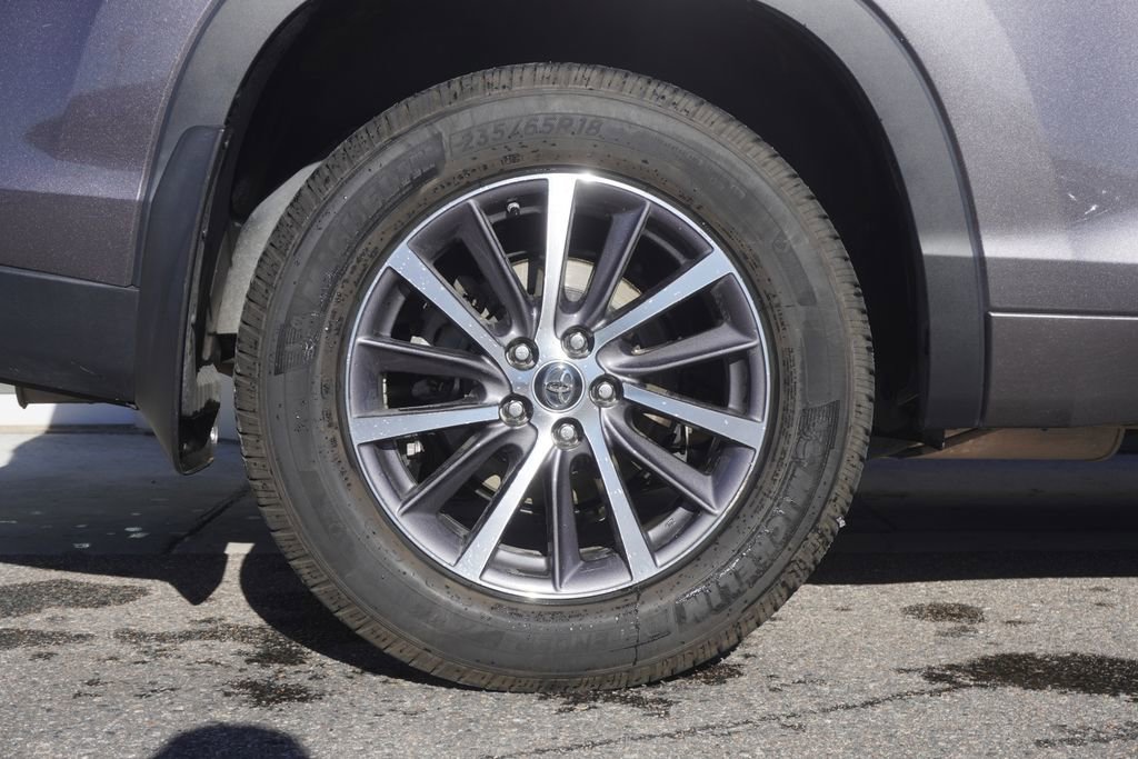 Used 2018 Toyota Highlander XLE image 34