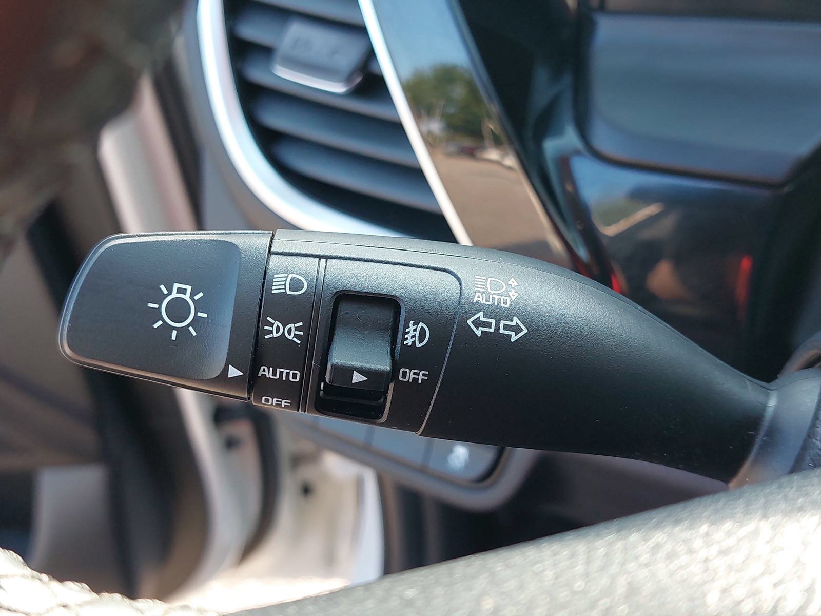 Used 2025 Kia Seltos S AWD/4WD image 25