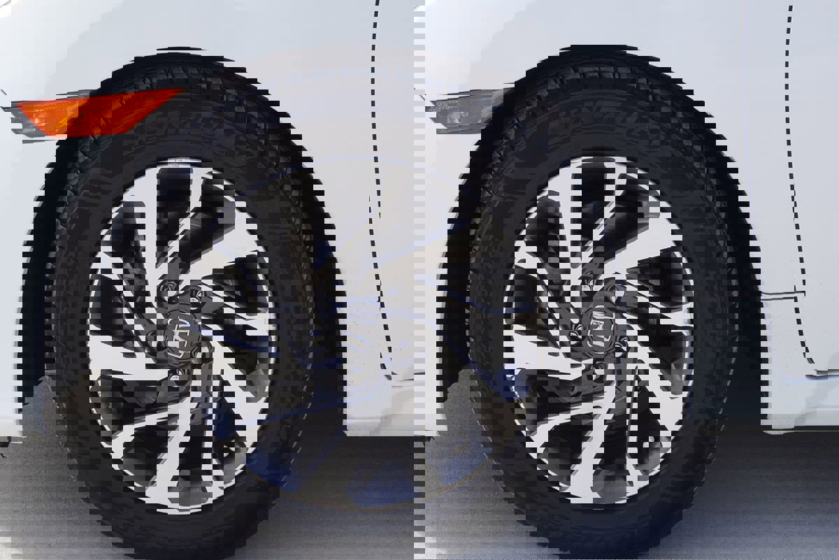 Used 2019 Honda Civic LX image 4