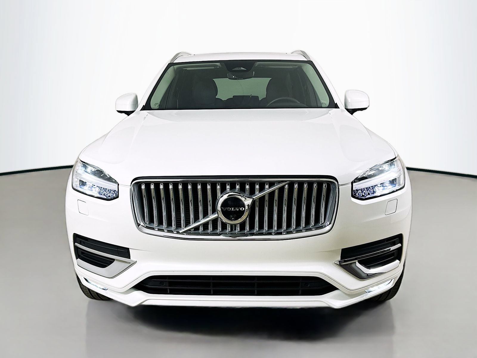 Used 2025 Volvo XC90 B6 Plus w/ Protection Package Premier AWD/4WD image 2