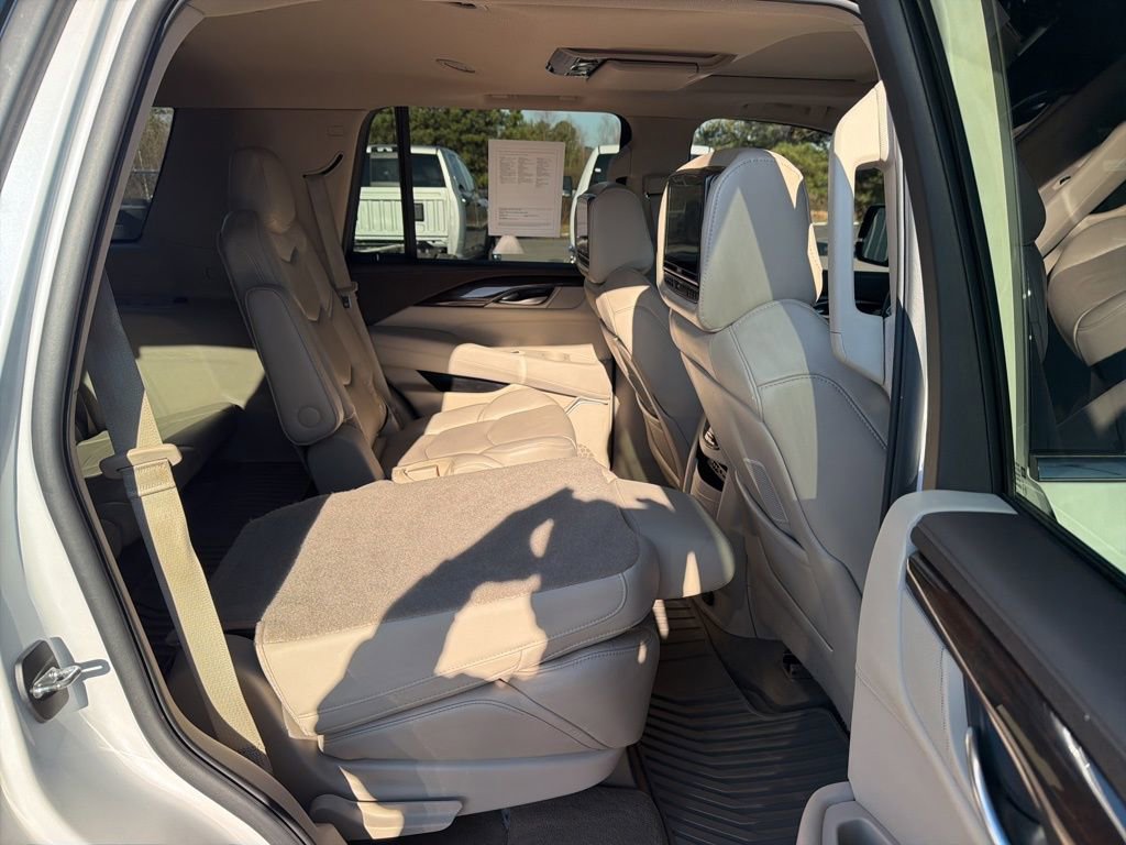 Used 2016 Cadillac Escalade Luxury image 21