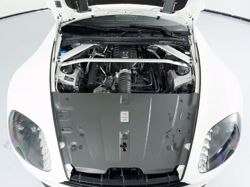 Used 2015 Aston Martin V8 Vantage GT RWD image 56